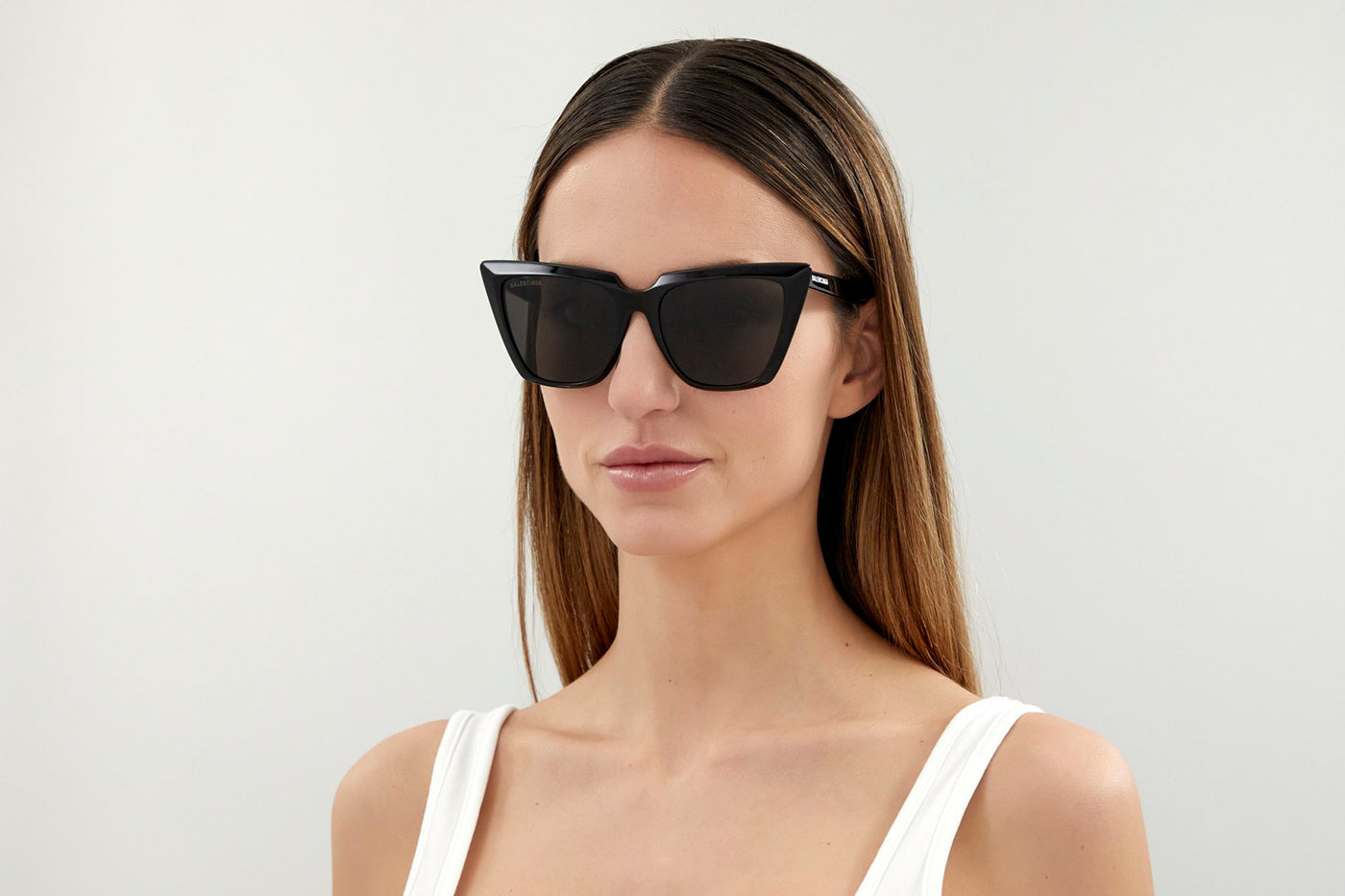 Model wearing BB0046S [fill]