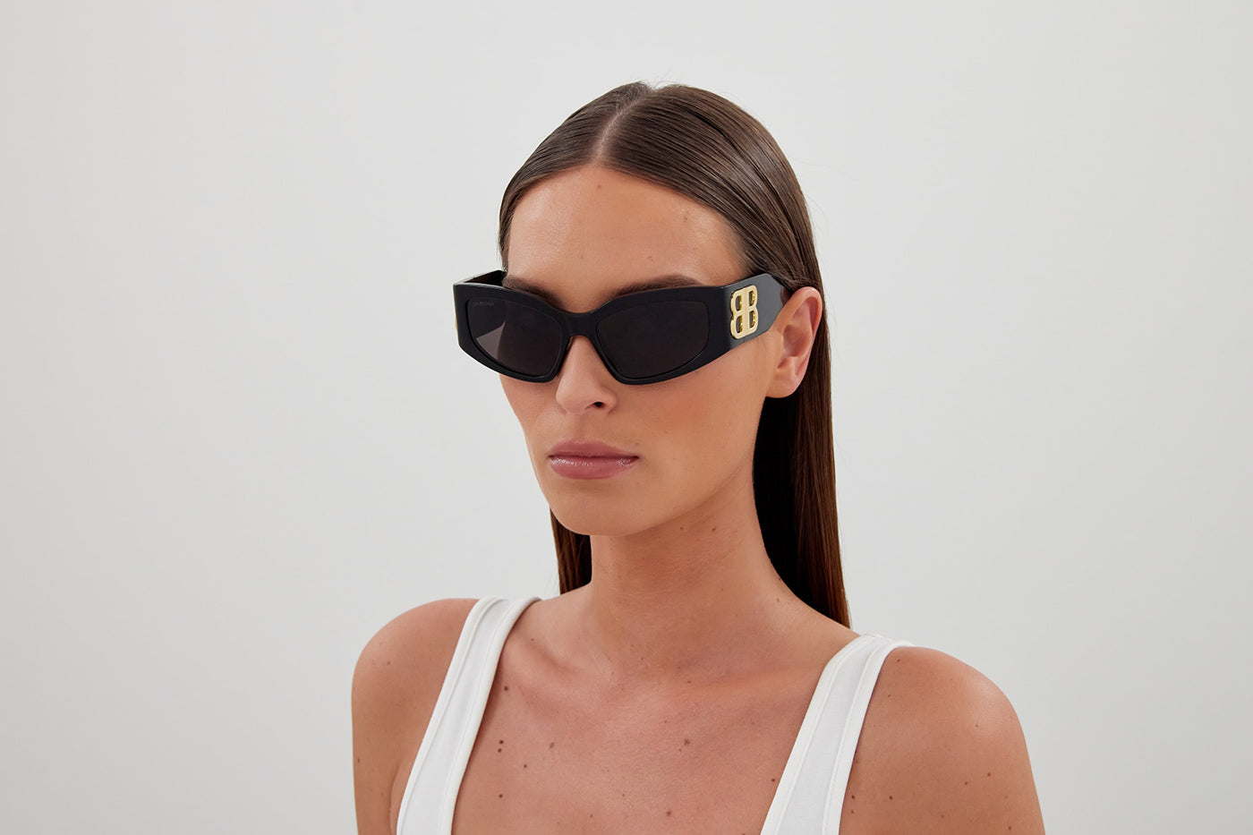Model wearing Balenciaga BB0312S 002 [fill]