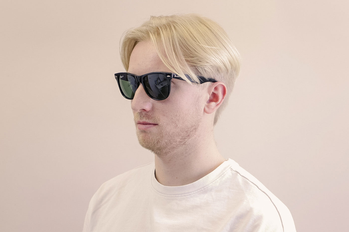Model wearing RB2140 901 58 [fill]