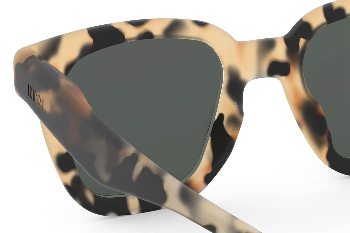 f8_sun4306901x00_4-izi_road_sun_light_tortoise_vue4